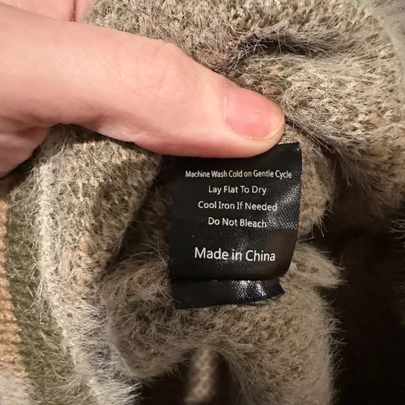 NWT POL Green Camo Military V Neck Mohair Sweater size Medium - Picture 5 of 5